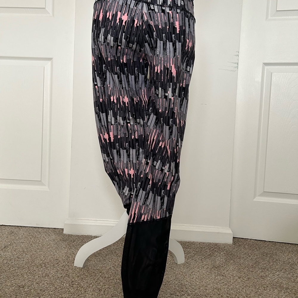 Calvin Klein Black and Pink Leggings for Versatile Comfort